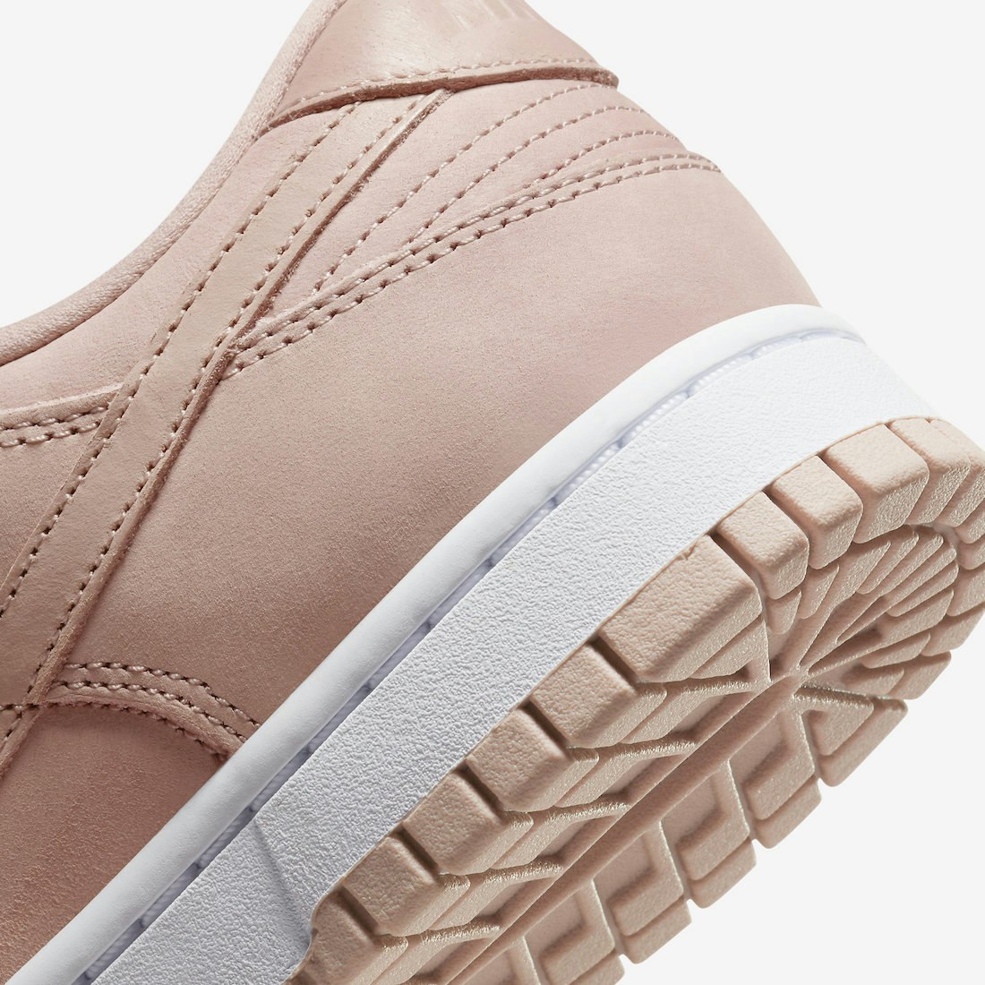 Nike Dunk Low PRM "Soft Pink"