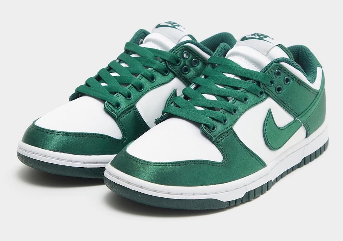 Nike Dunk Low "Satin Green"