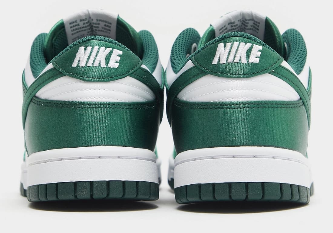 Nike Dunk Low "Satin Green"