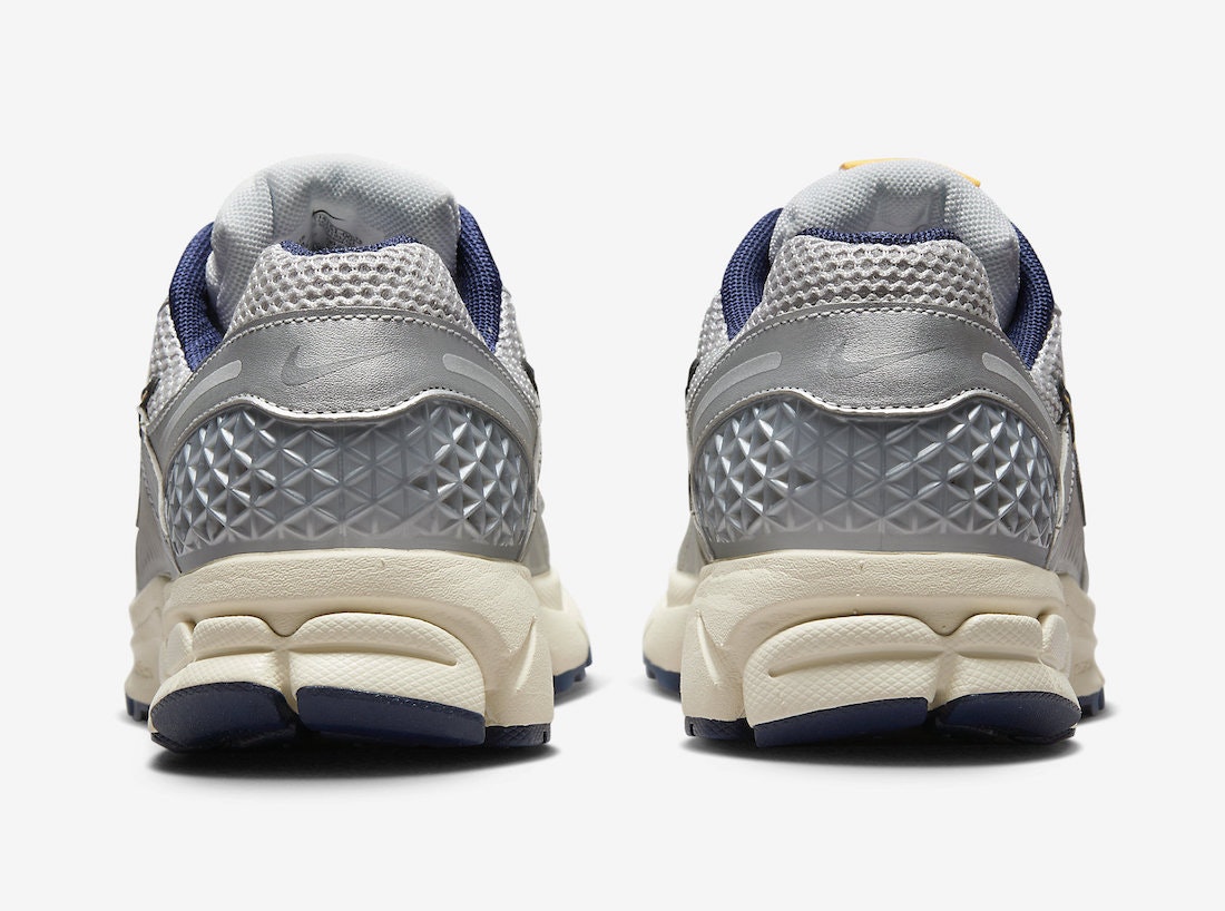 Nike Zoom Vomero 5 "Pure Platinum"