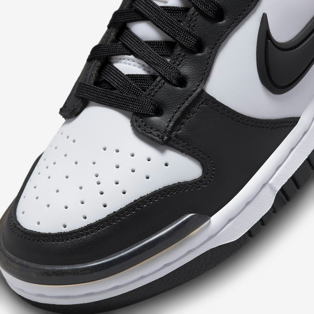 Nike Dunk Low Twist "Panda"