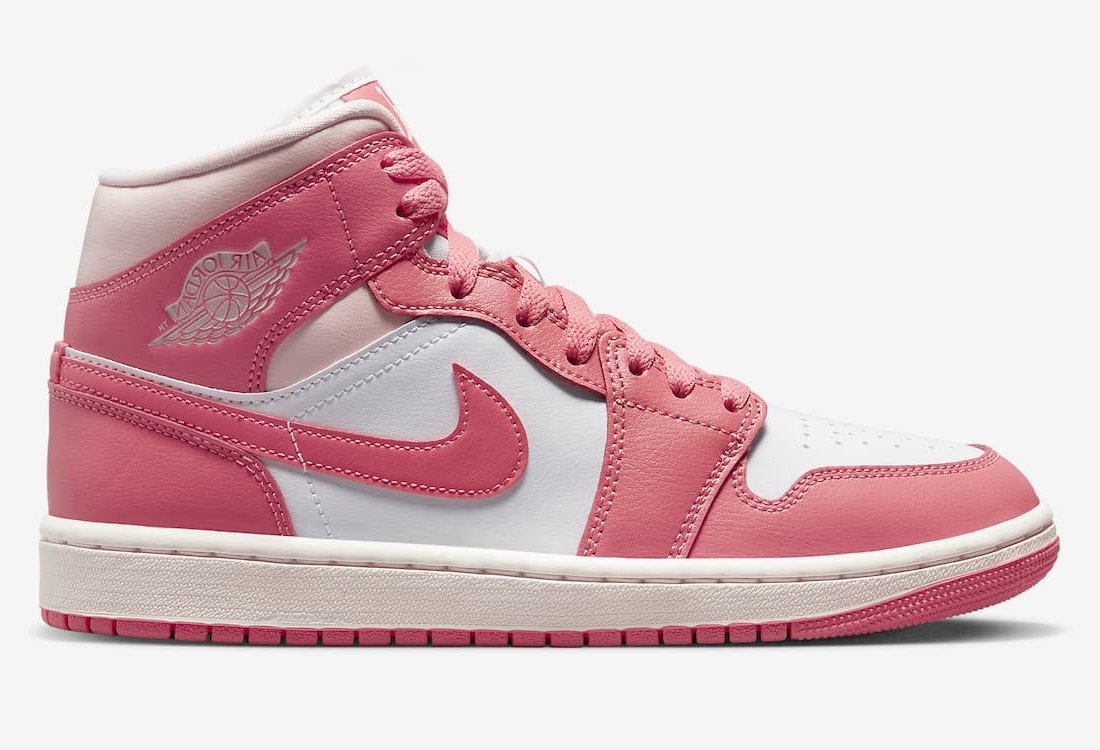 Air Jordan 1 Mid "Strawberries and Cream"