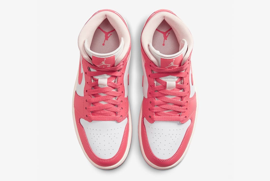 Air Jordan 1 Mid "Strawberries and Cream"