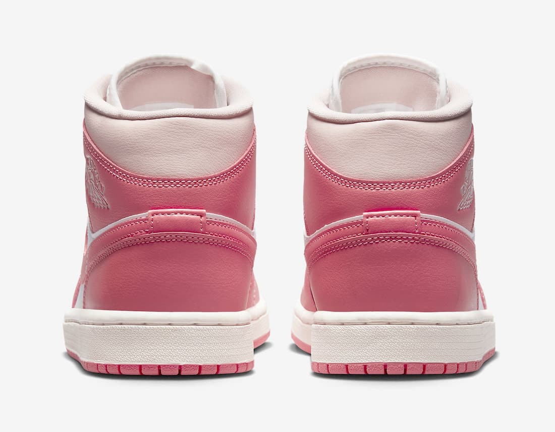 Air Jordan 1 Mid "Strawberries and Cream"