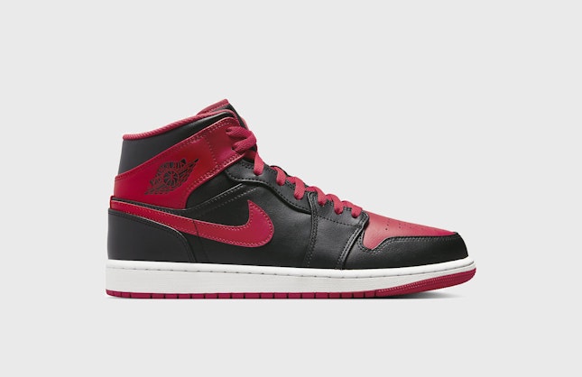 Air Jordan 1 Mid "Alternate Bred"