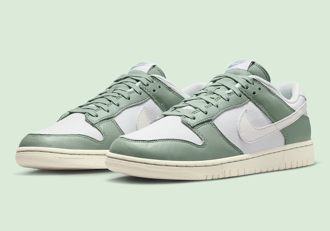 Nike Dunk Low "Mica Green"