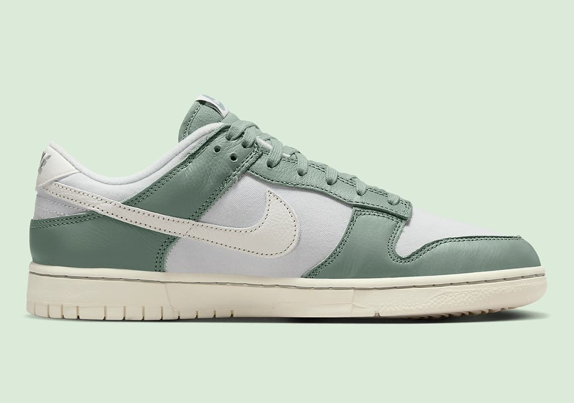 Nike Dunk Low "Mica Green"