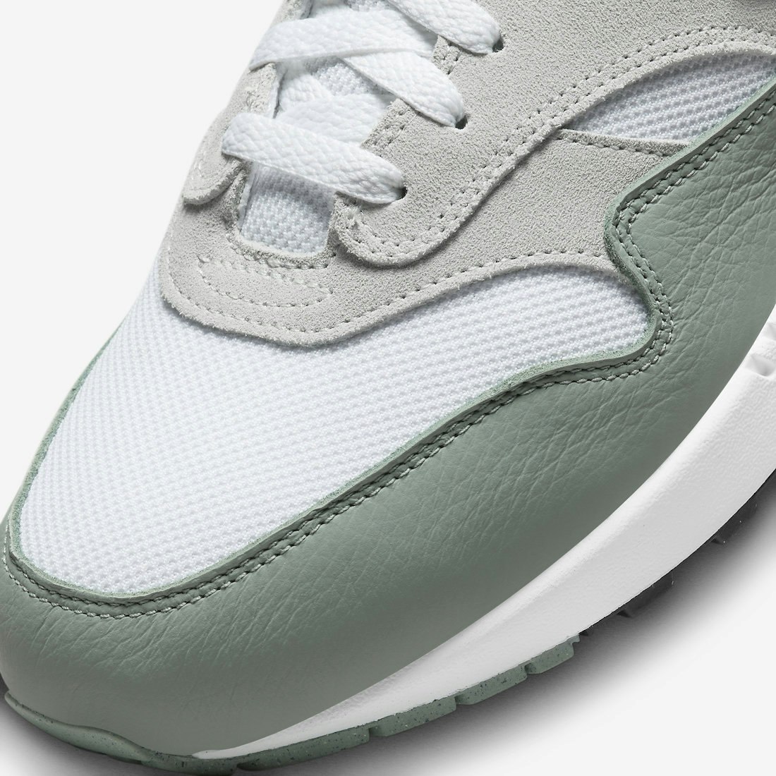 Nike Air Max 1 "Mica Green"