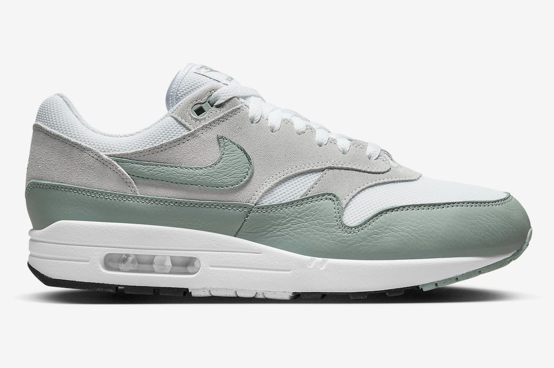 Nike Air Max 1 "Mica Green"