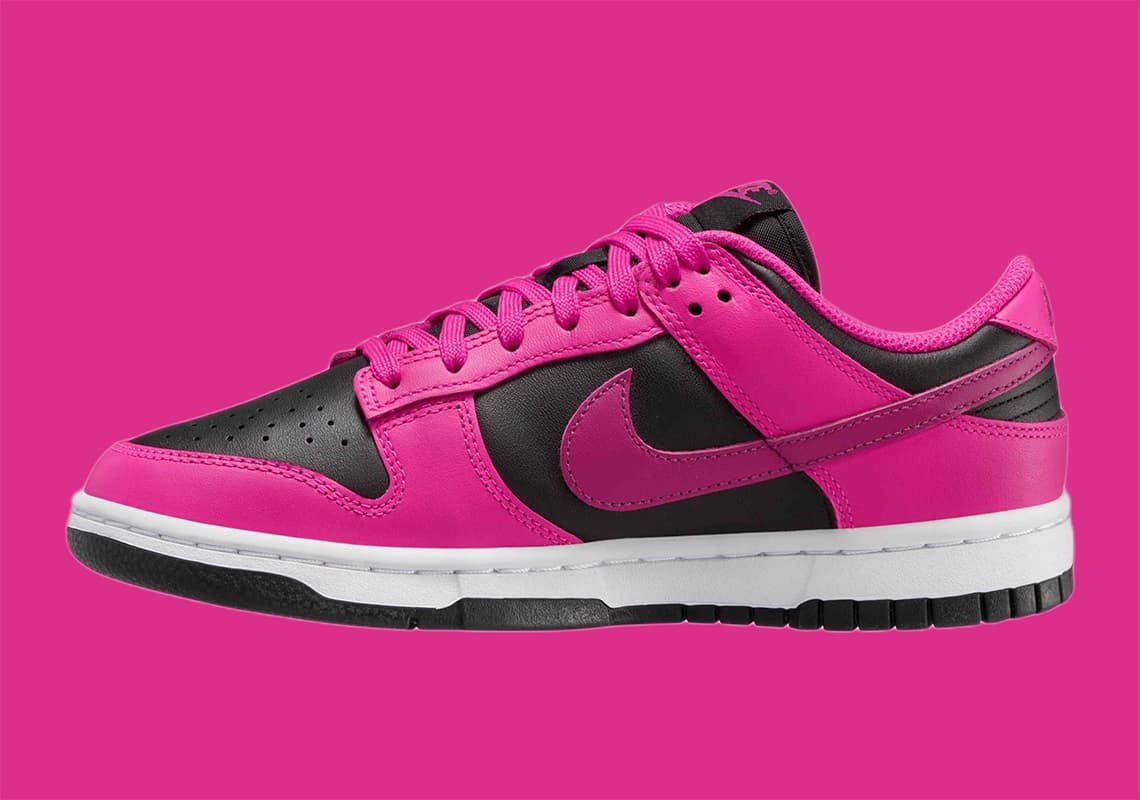 Nike Dunk Low WMNS " Fireberry"