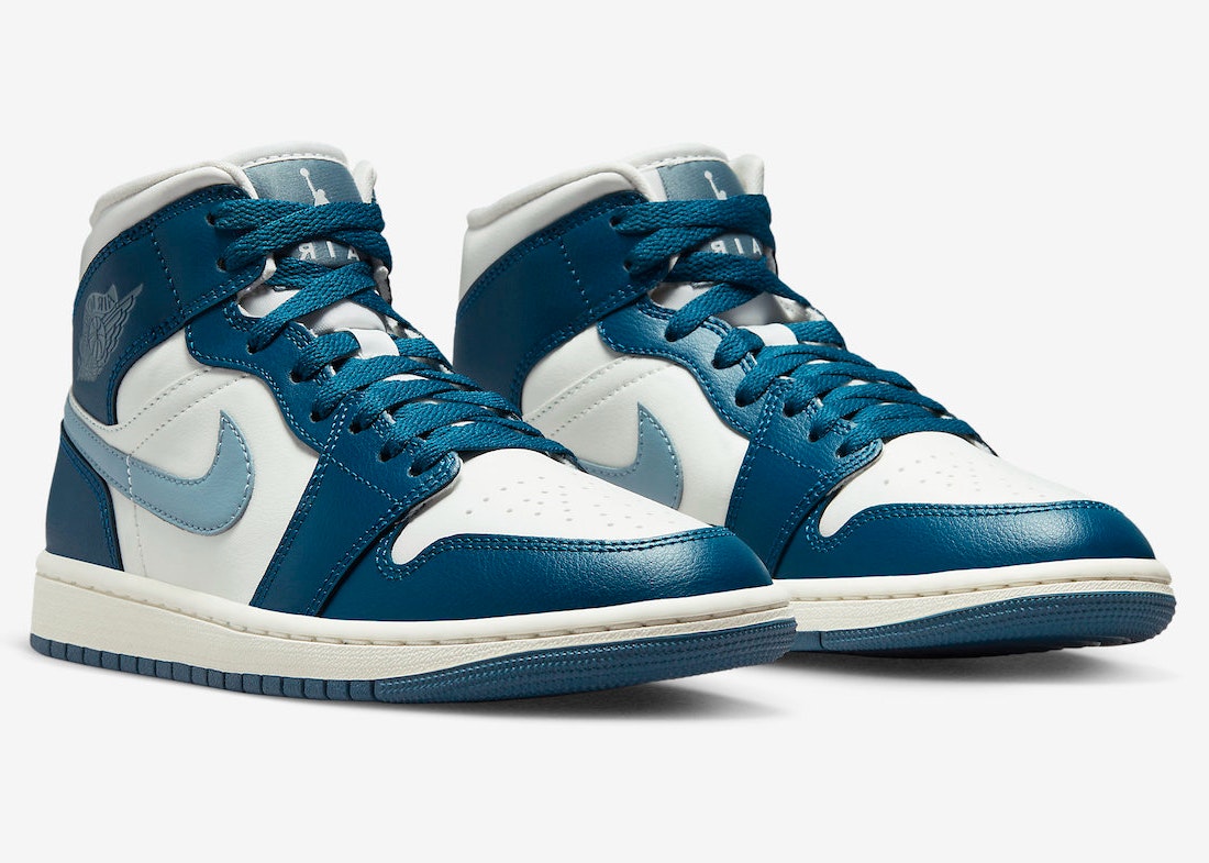 Air Jordan 1 Mid "Sky J French Blue"