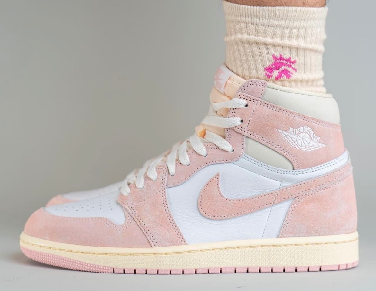 Air Jordan 1 High OG "Washed Pink" 