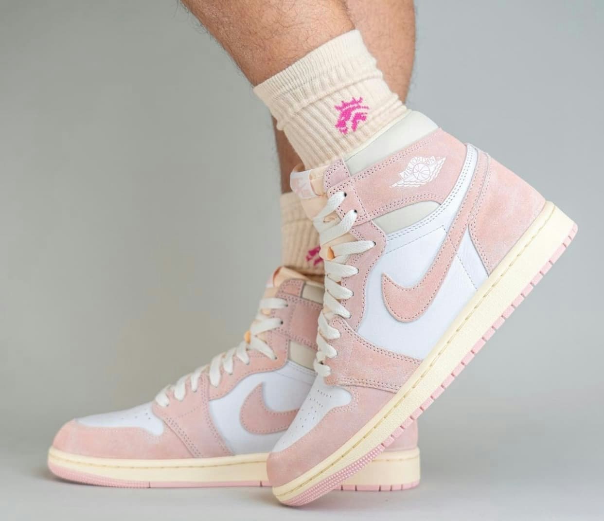 Air Jordan 1 High OG "Washed Pink" 