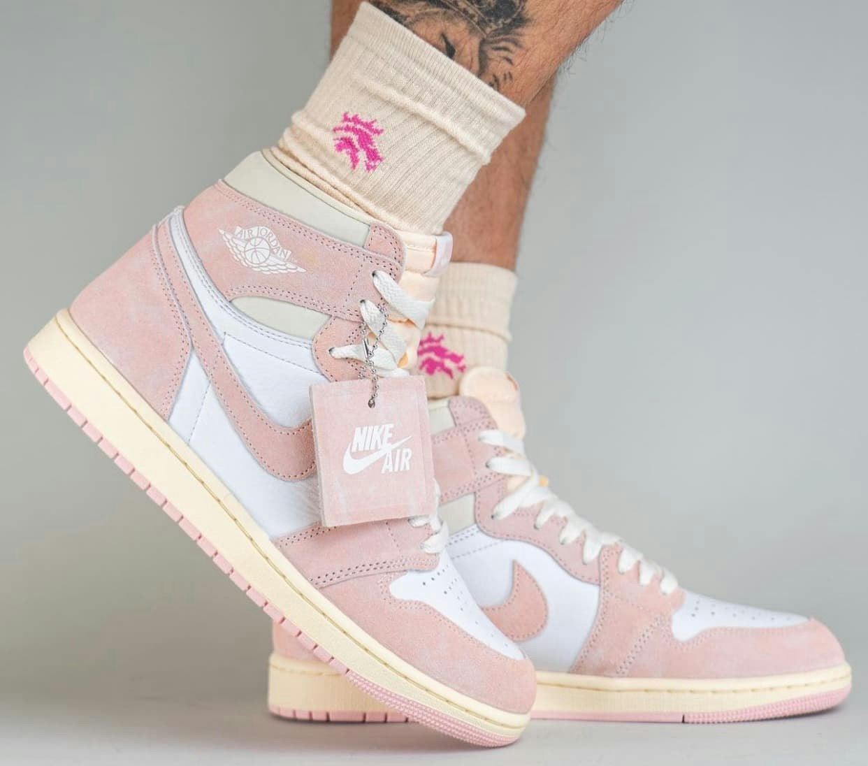 Air Jordan 1 High OG "Washed Pink" 