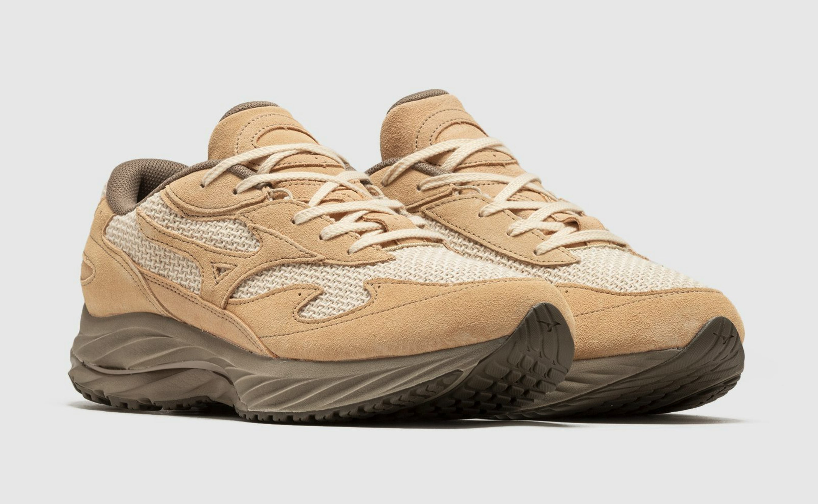 BEAMS x Mizuno Wave Rider Beta "Mojave Desert"