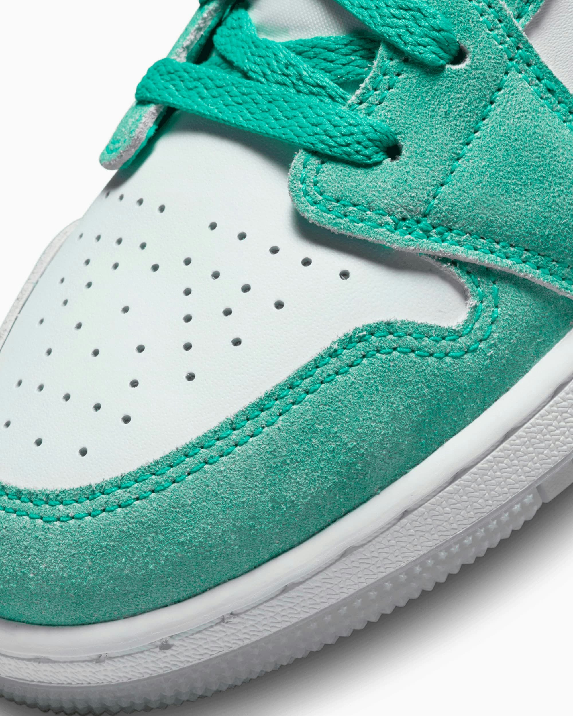 Air Jordan 1 Low GS "New Emerald"