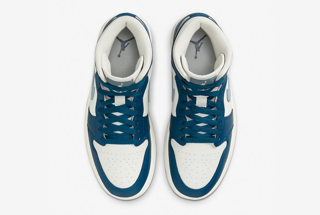 Air Jordan 1 Mid "Sky J French Blue"