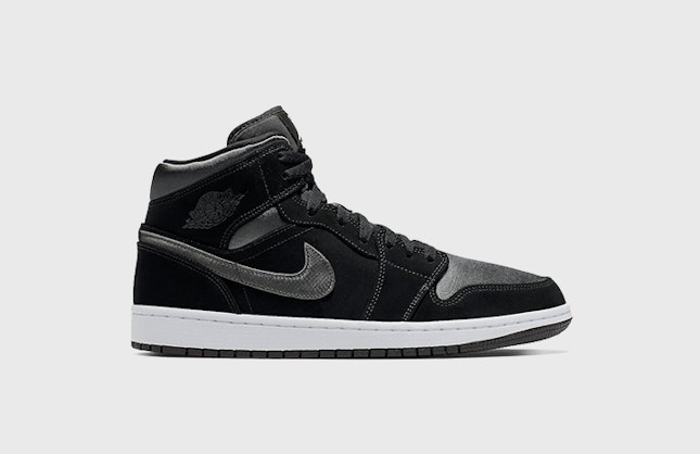 Air Jordan 1 Mid SE "Nylon Black"