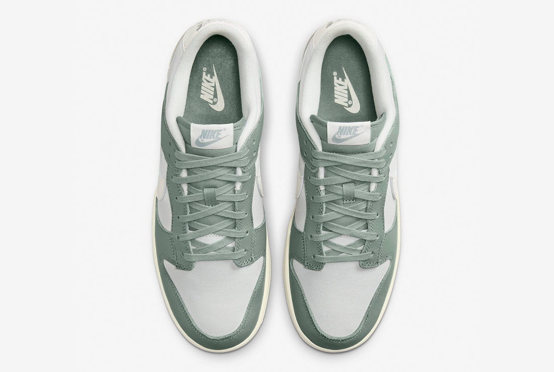 Nike Dunk Low "Mica Green"