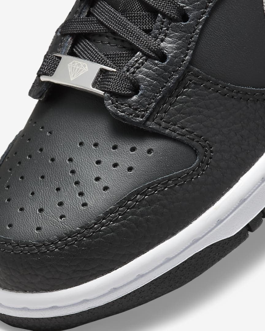 Nike Dunk Low GS “Black/Silver”