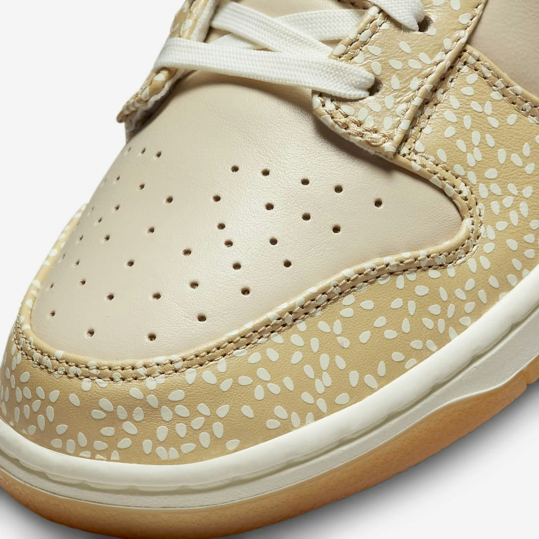 Nike Dunk Low "Sesame"