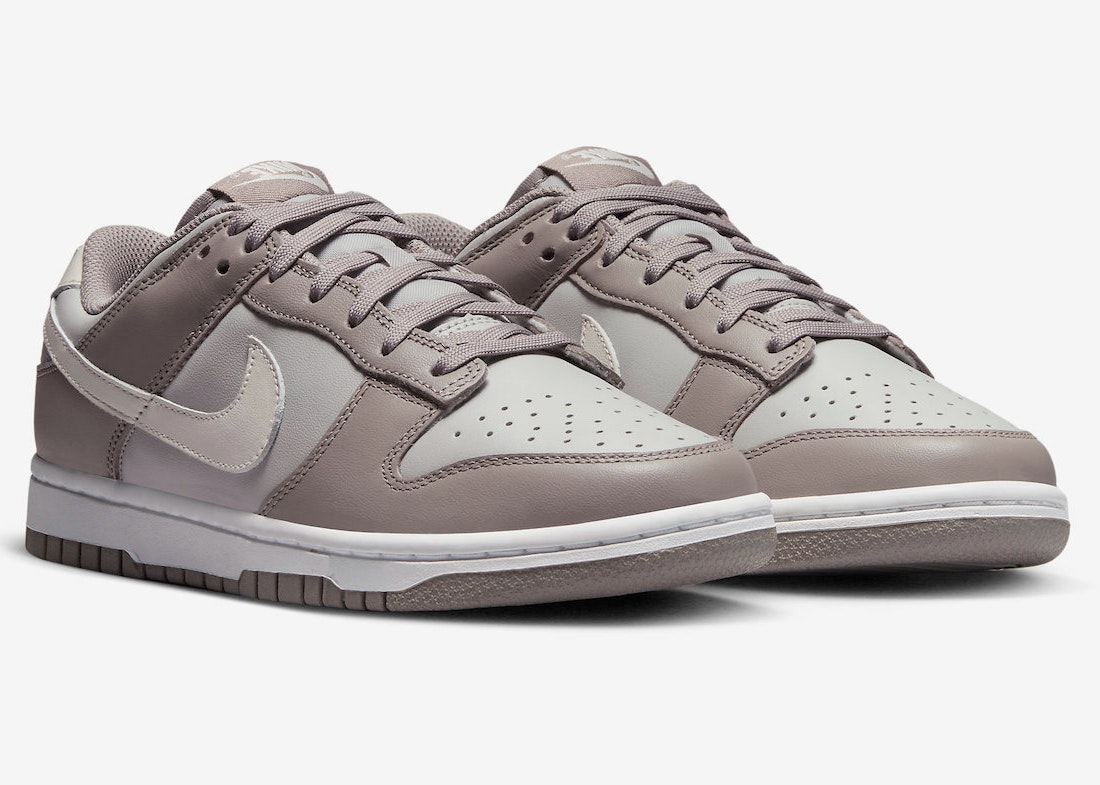 Nike Dunk Low "Light Brown"