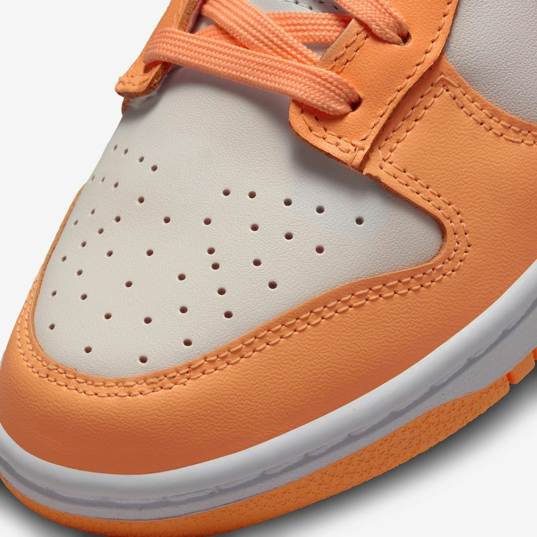 Nike Dunk Low "Peach Cream"