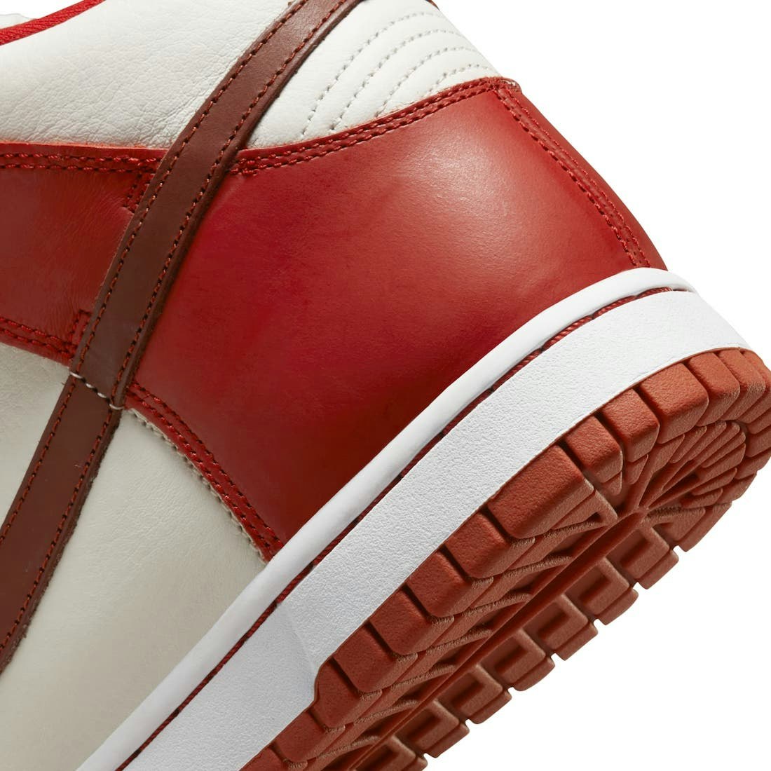 Nike Dunk High LXX "Cinnabar"