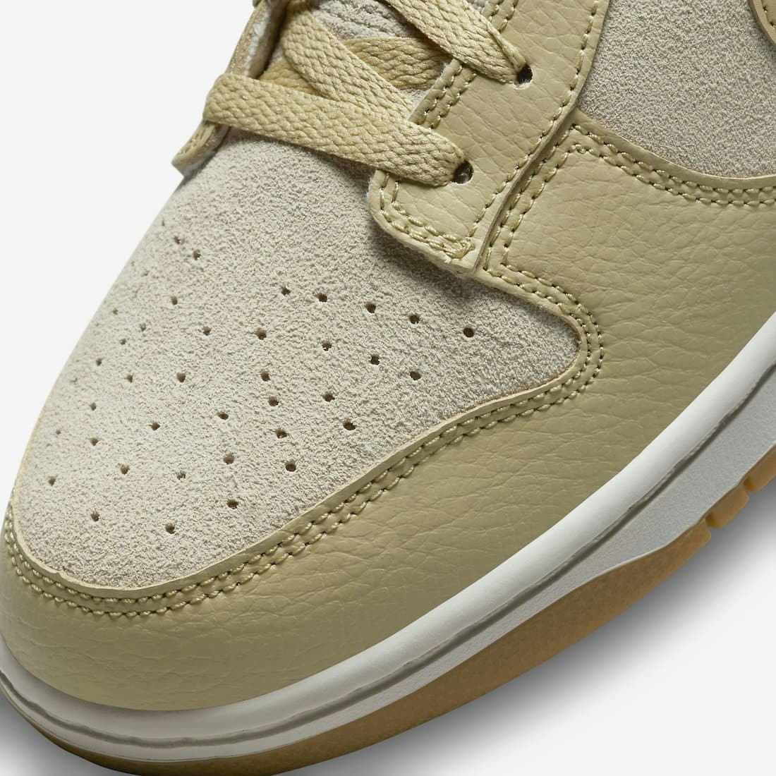 Nike Dunk Low "Tan Suede"