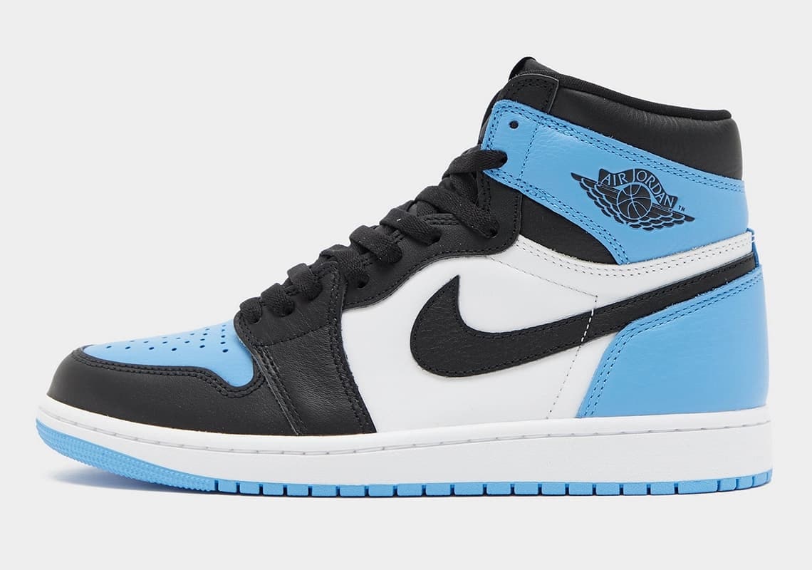 Air Jordan 1 Retro High OG "UNC Toe"