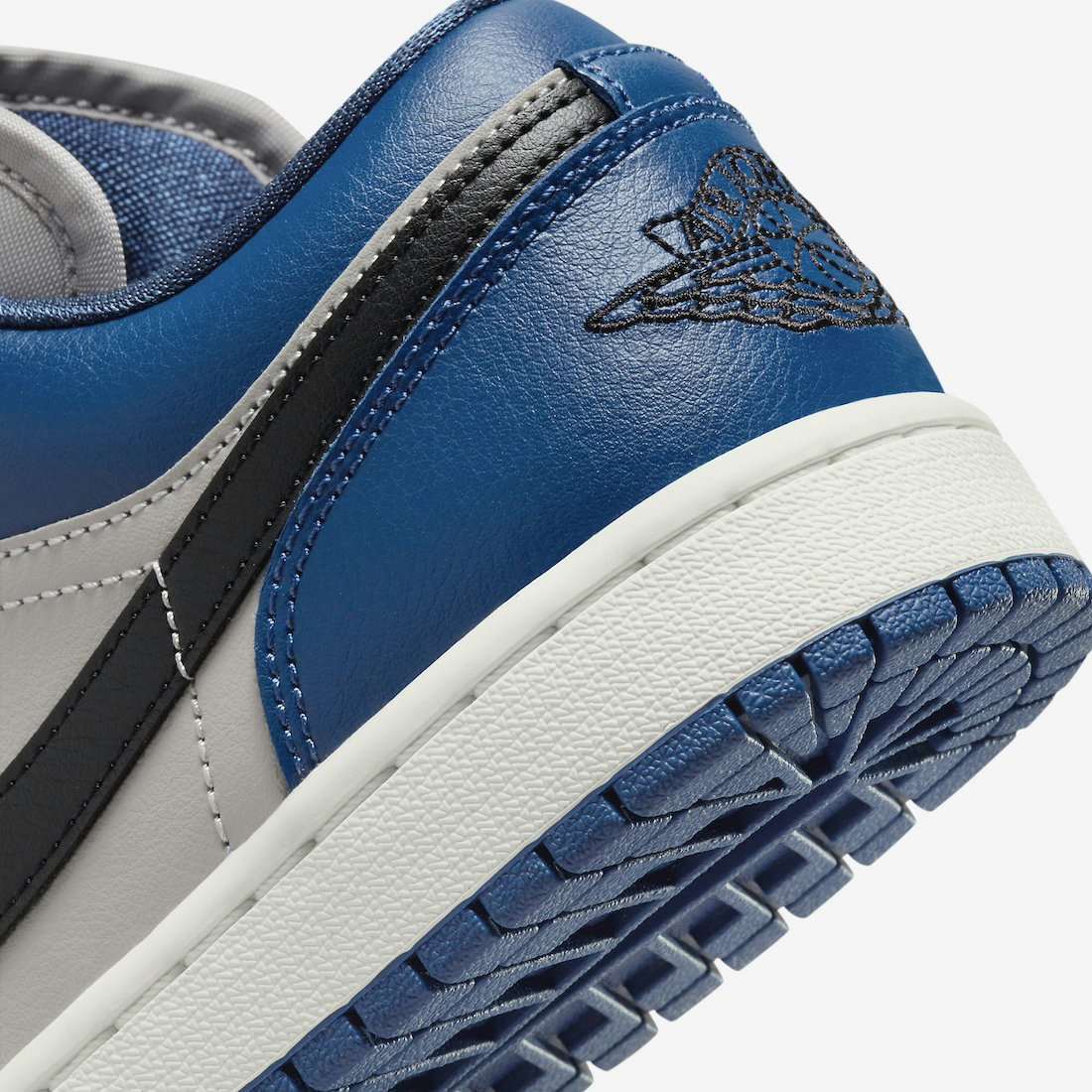 Air Jordan 1 Low "French Blue"