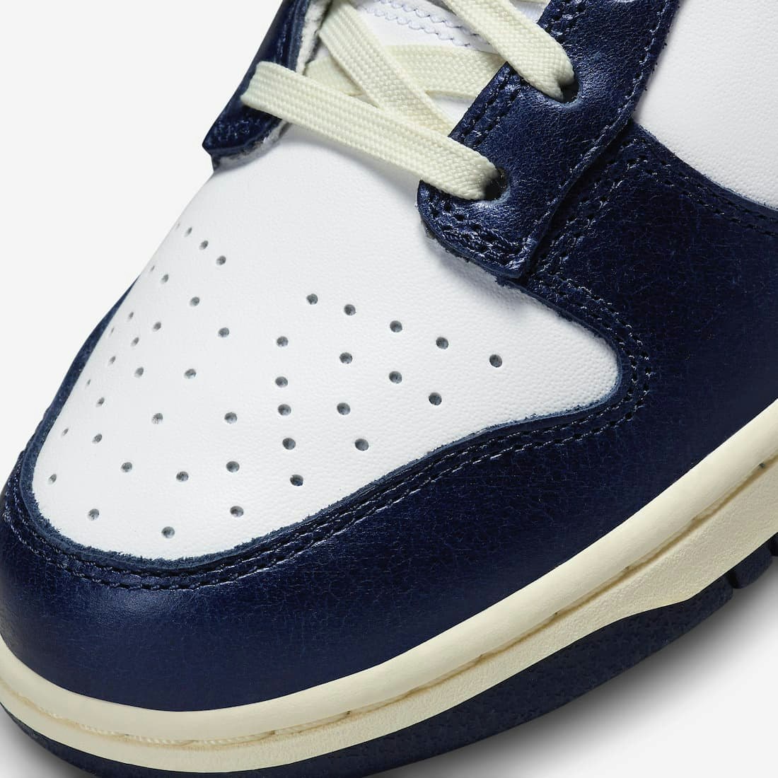 Nike Dunk Low "Vintage Navy"