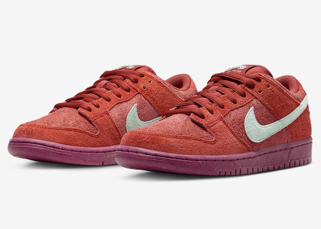 Nike SB Dunk Low "Mystic Red"