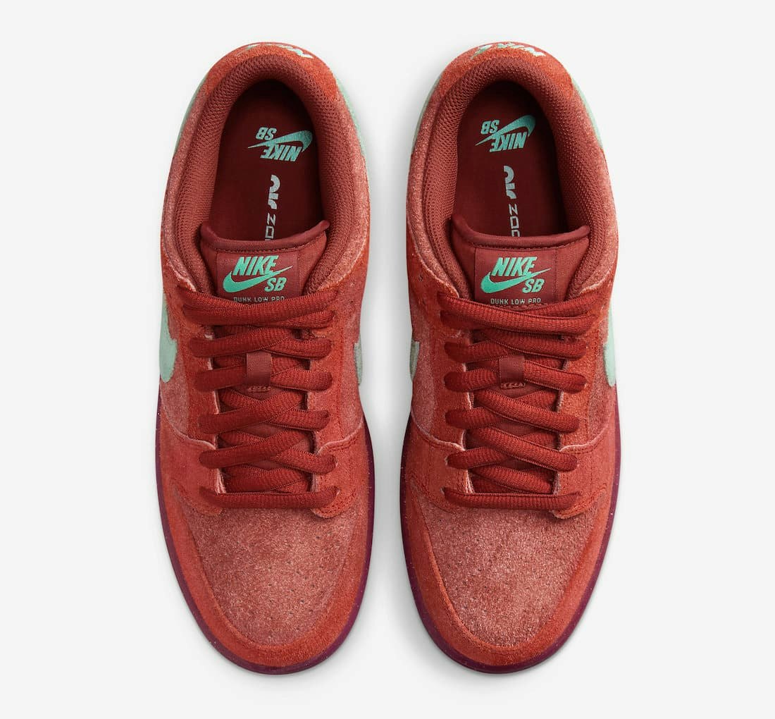 Nike SB Dunk Low "Mystic Red"