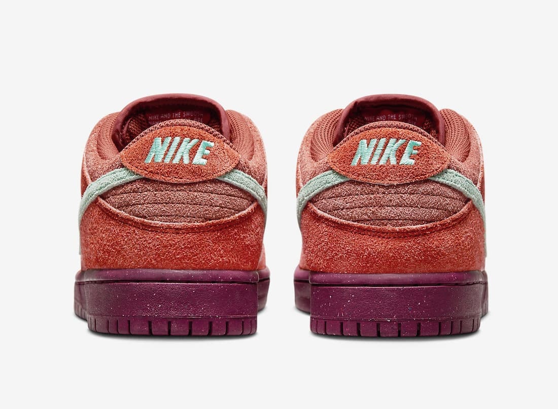 Nike SB Dunk Low "Mystic Red"