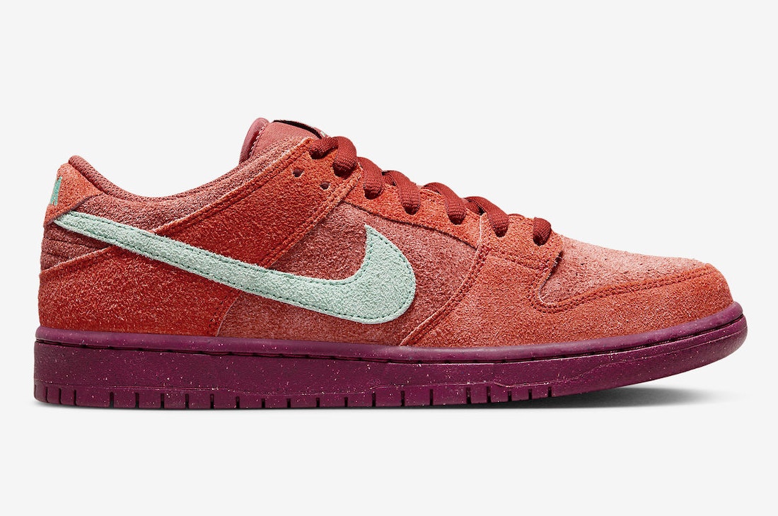 Nike SB Dunk Low "Mystic Red"