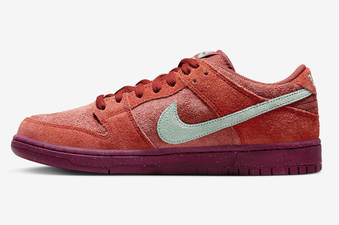 Nike SB Dunk Low "Mystic Red"