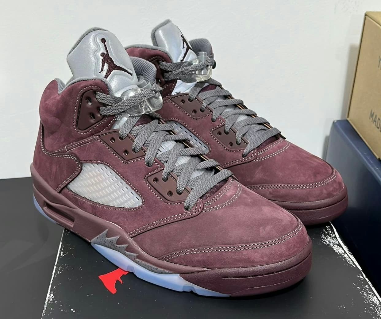 Air Jordan 5 "Burgundy"