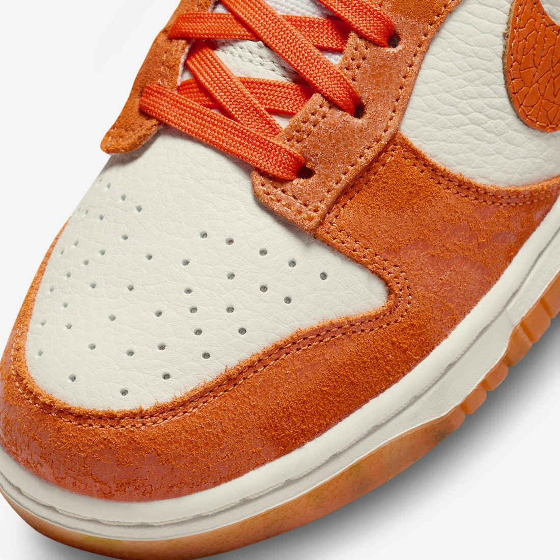 Nike Dunk Low "Cracked Orange"