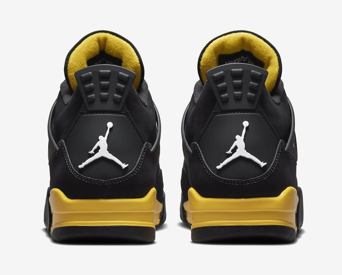 Air Jordan 4 Retro "Thunder"