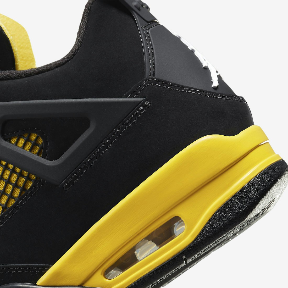 Air Jordan 4 Retro "Thunder"