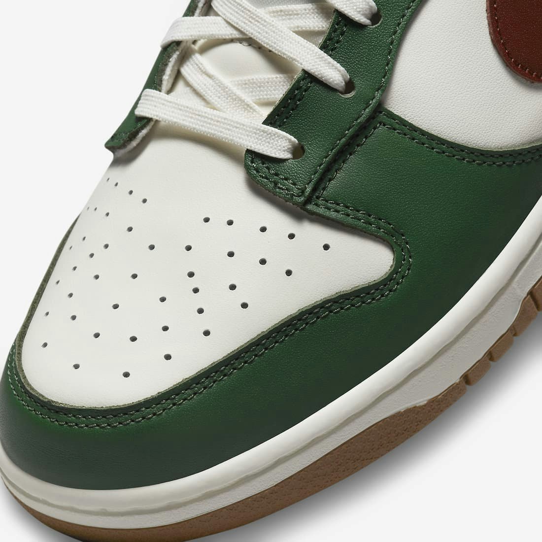 Nike Dunk Low "Gorge Green"