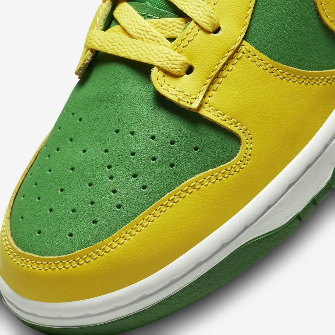 Nike Dunk Low "Reverse Brazil"