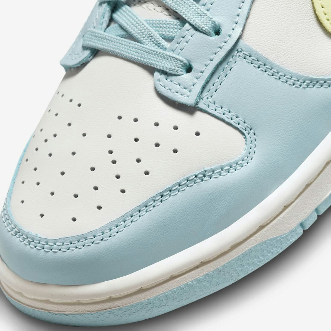 Nike Dunk Low "Ocean Bliss"