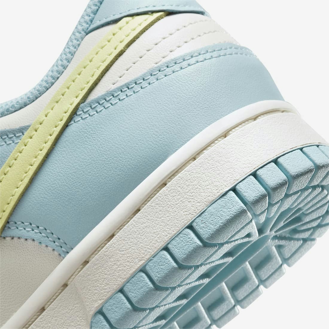 Nike Dunk Low "Ocean Bliss"