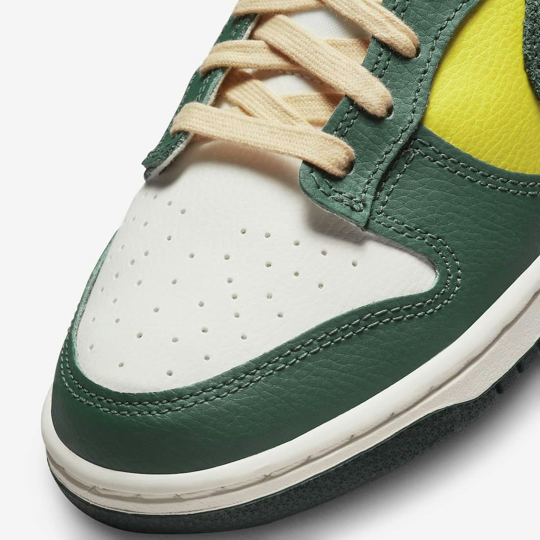 Nike Dunk Low "Noble Green"