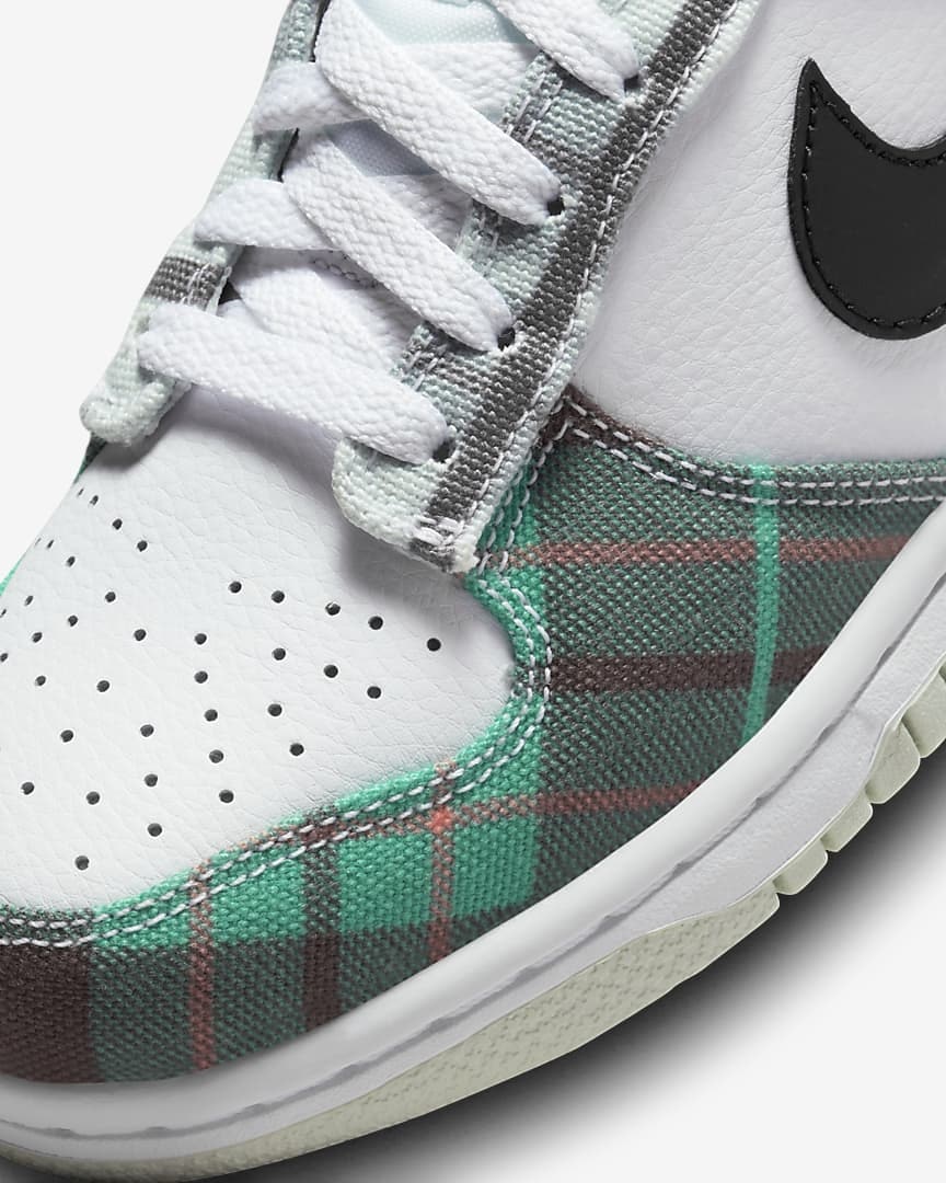 Nike Dunk Low GS "Tartan Plaid" 