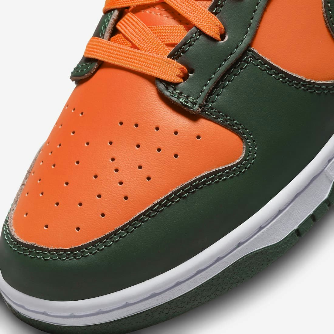 Nike Dunk Low "Miami Hurricanes"