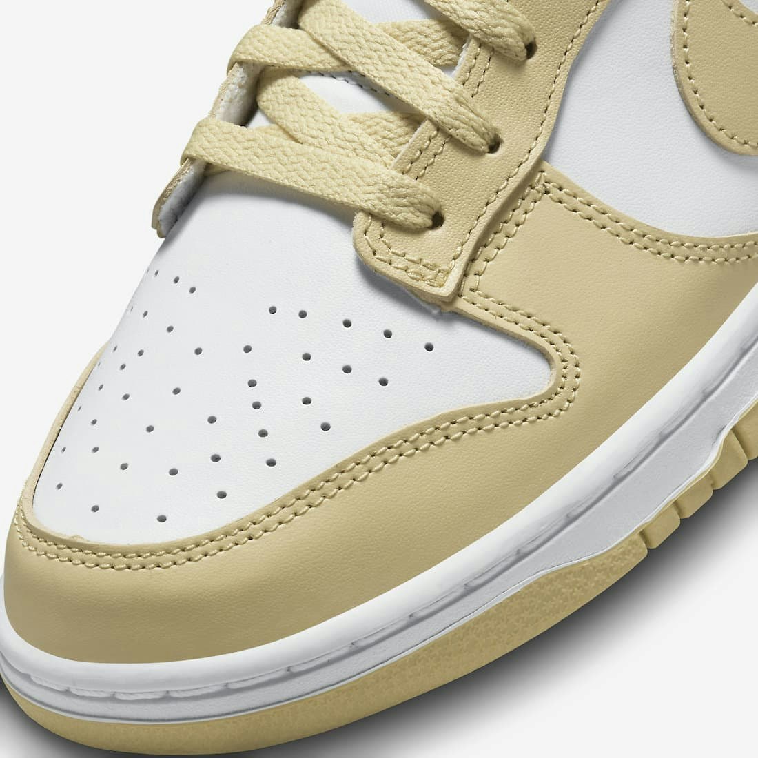 Nike Dunk Low "Team Gold"