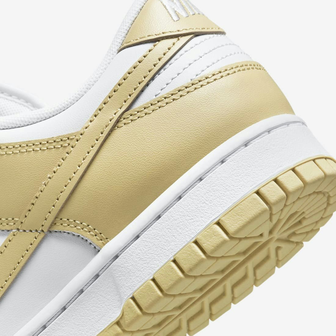 Nike Dunk Low "Team Gold"